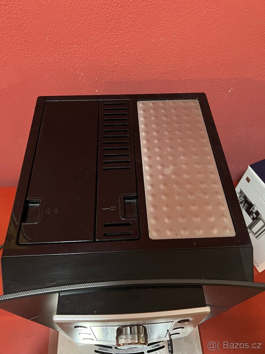 Kávovar De'Longhi ESAM 5500 Perfecta - TOP STAV - 9