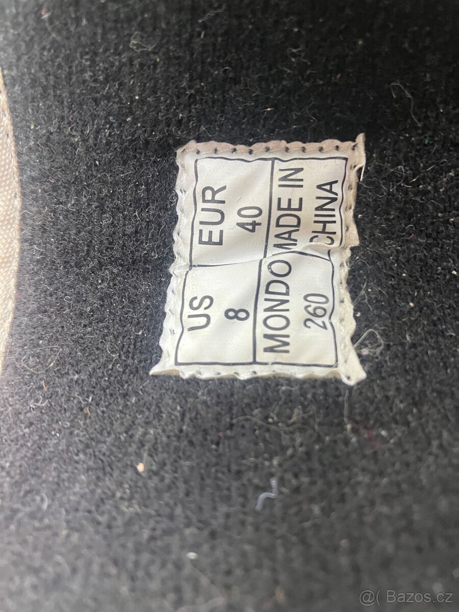 Snowboard zn. BURTON + boty - 9