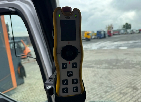 Mercedes-Benz Actros - nosič kontejnerů s hydraulickou rukou - 9