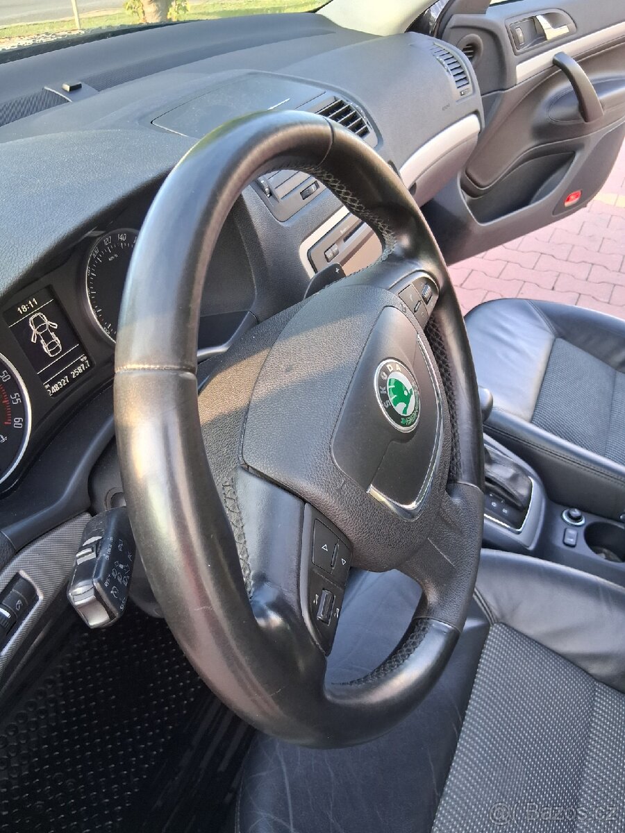 Škoda Octavia 2 automat kůže - 9