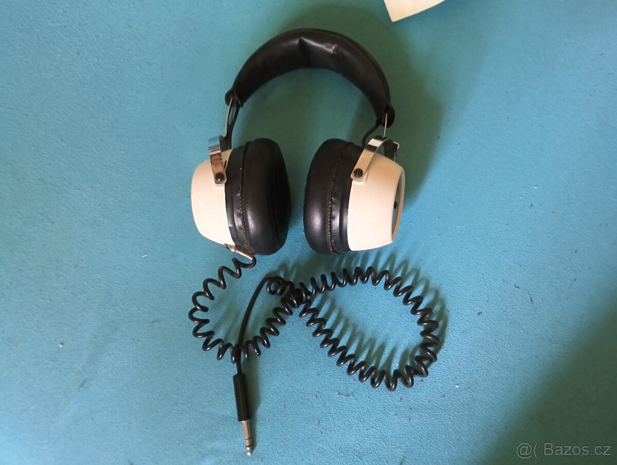 Tesla typ.S2,Koss Porta pro,Lenco K106,Technics eah-510 - 9