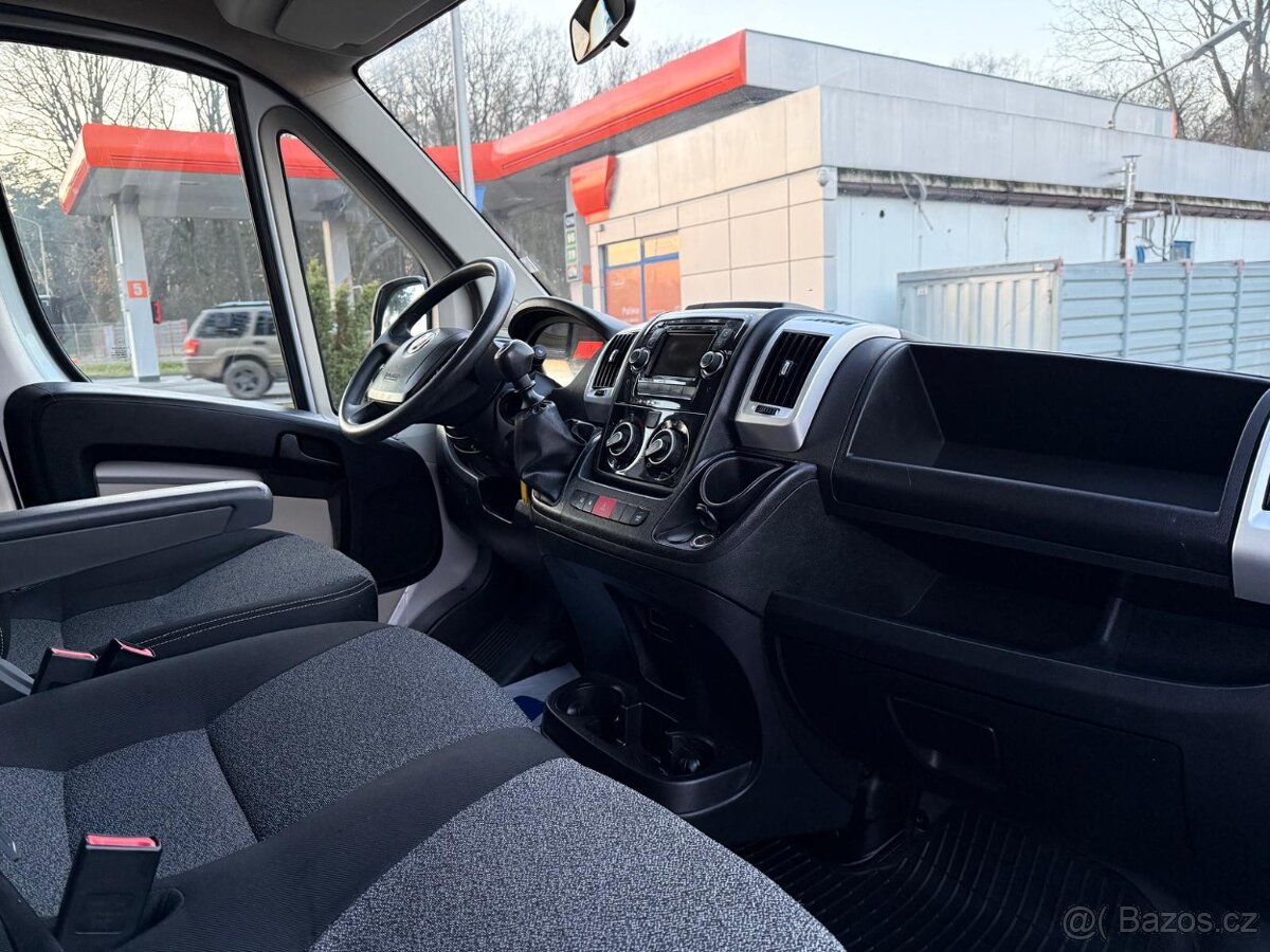 FIAT DUCATO 2.3JTD 180PS 7 MÍST MAXI VALNÍK R.V.2017 - 9