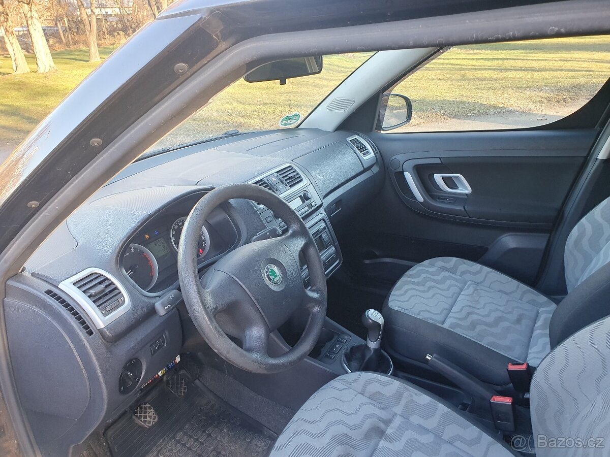 Škoda Roomster 1.4i nová stk - 9