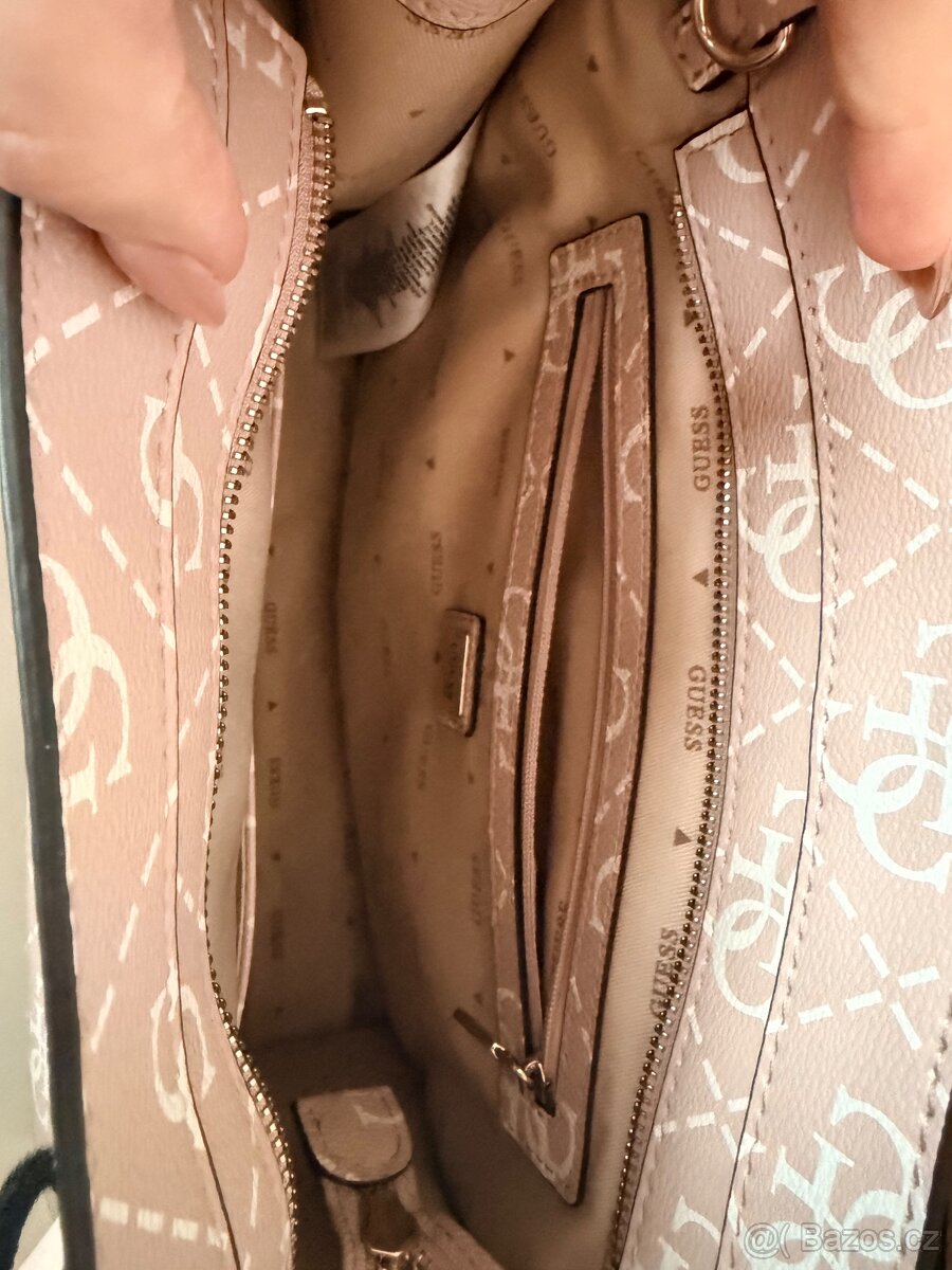 Luxusní cestovní set Guess - 9
