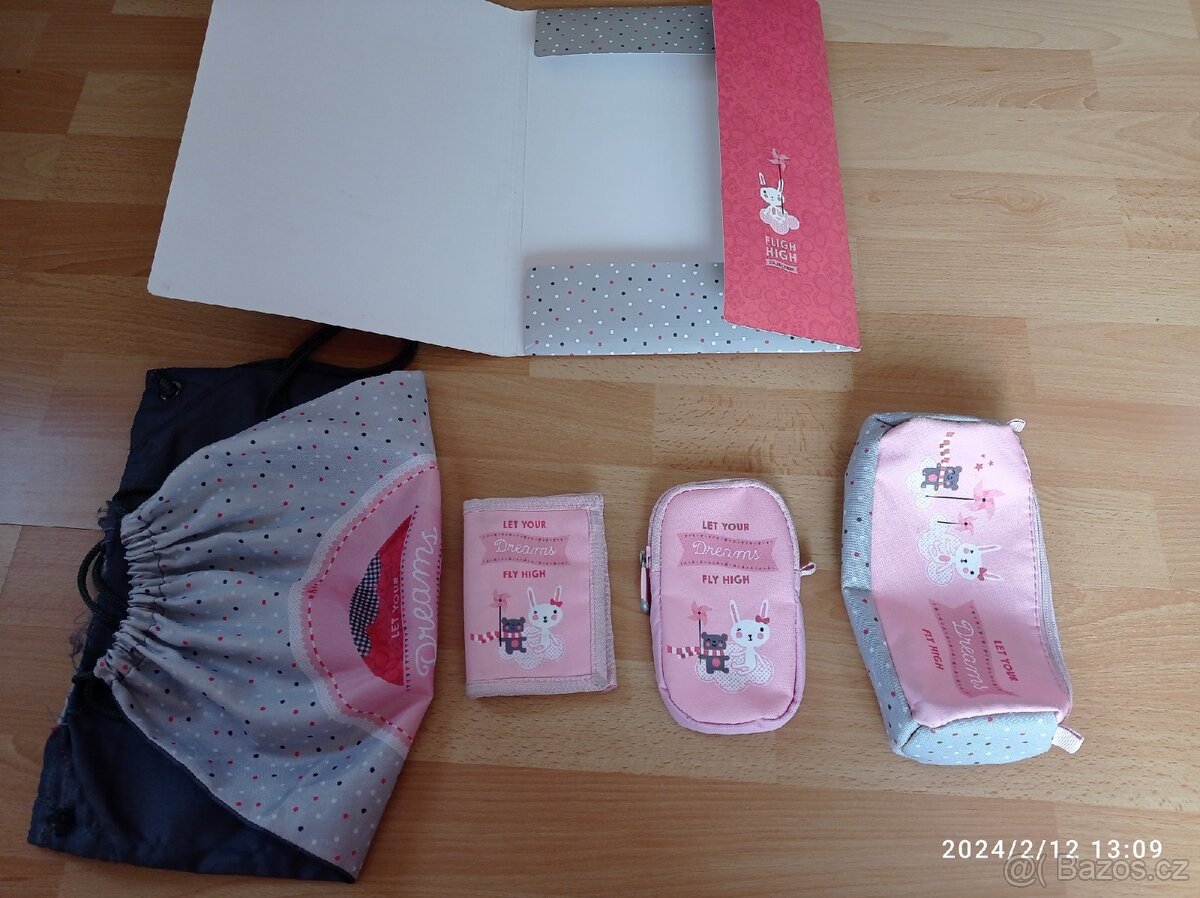 Dívčí aktovka s příslušenstvím - 9