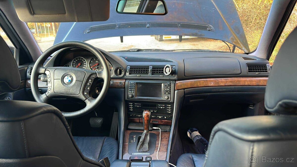 BMW e38 740i - 9