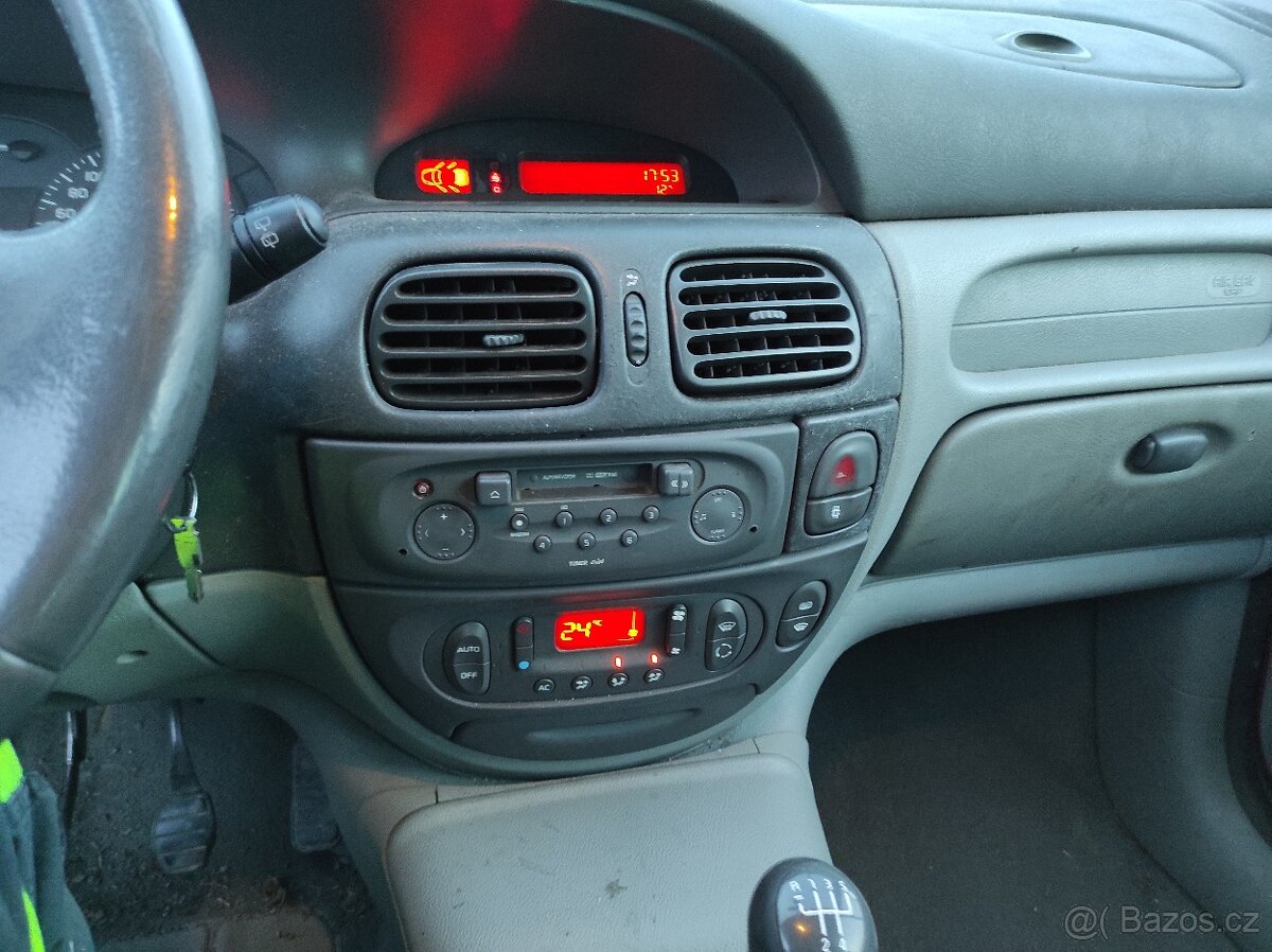 Renault scenic 1,6 16v 79kw levně - 9