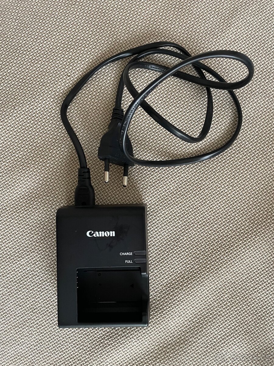 Canon EOS 2000D + objektiv Canon EF-S 18–55 mm - 9