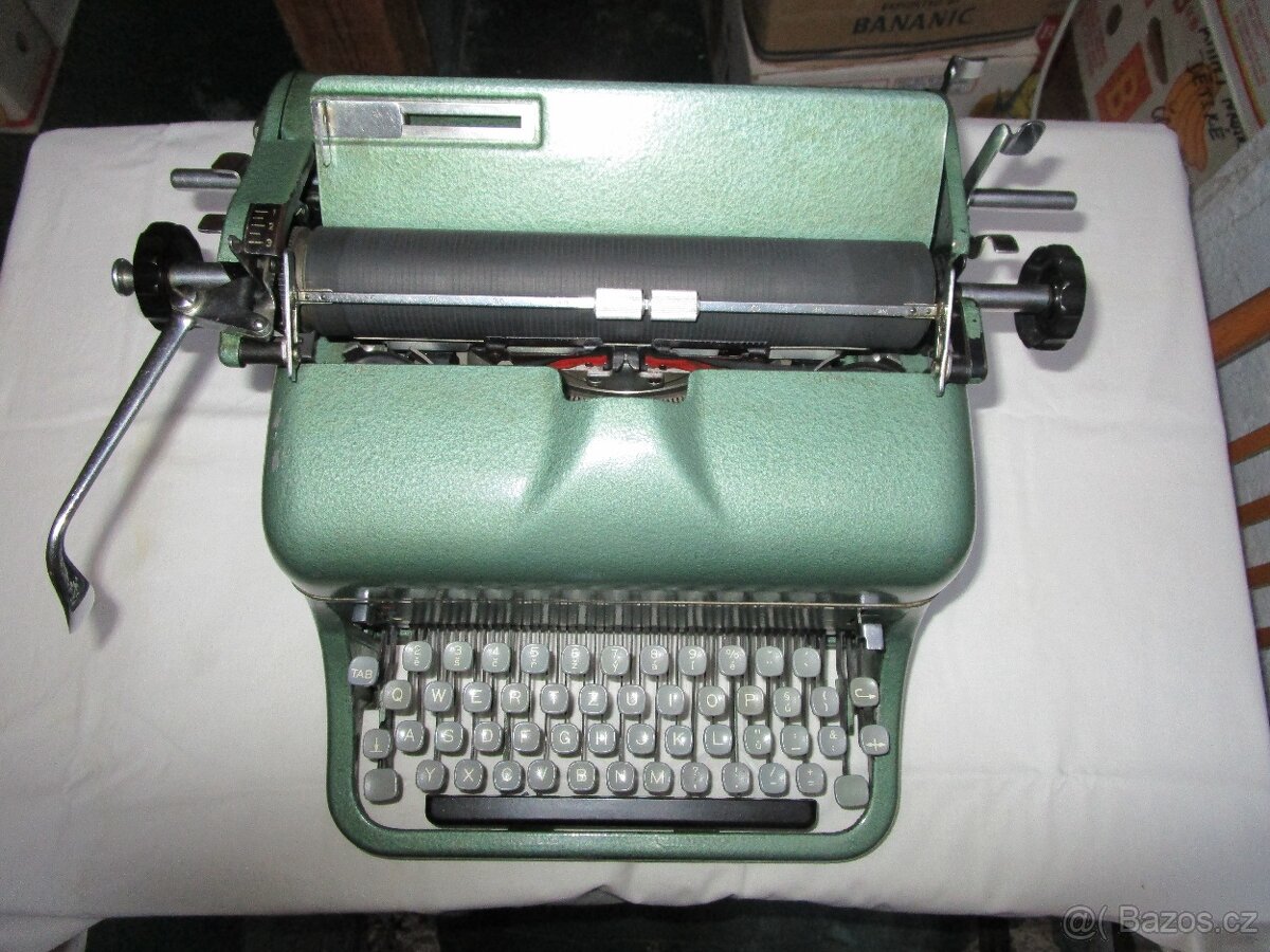 Starý psací stroj - 9