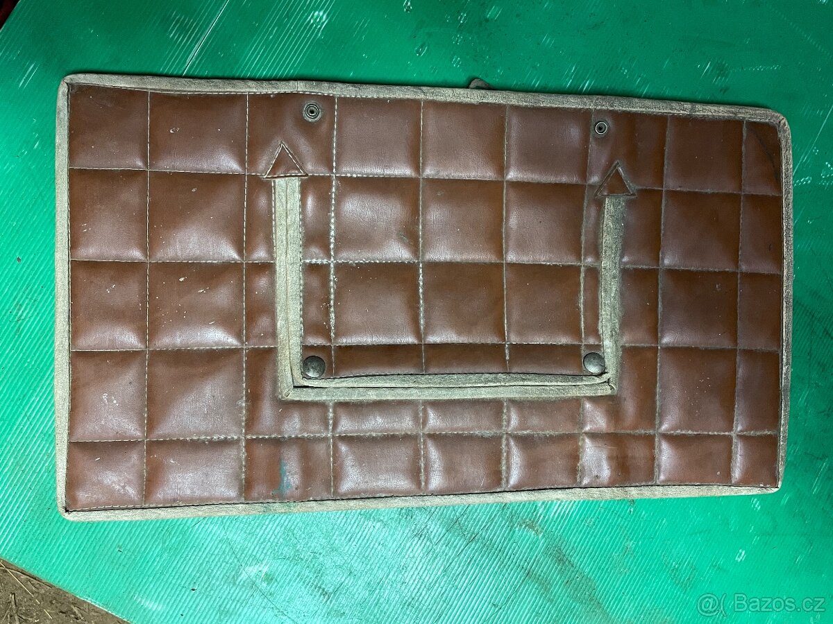 dečka, kryt chladiče škoda neznám typ - 9