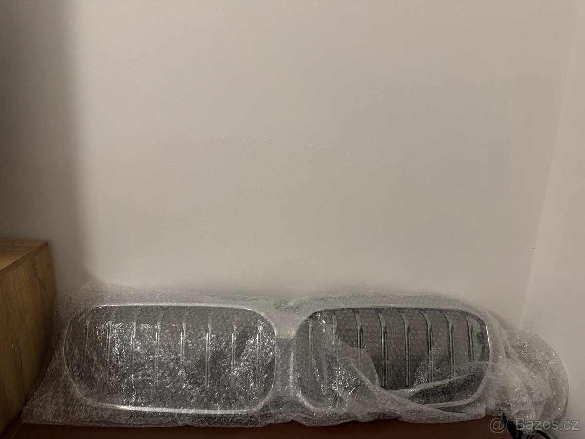 BMW G30 / G31 facelift – přední ledvinky chrom - 9