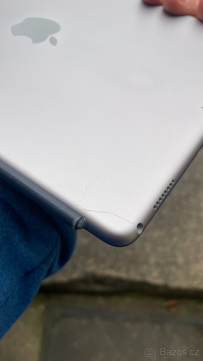 Apple iPad Pro 10.5" Wi-Fi , 64 GB, Space Gray model A1701 - 9