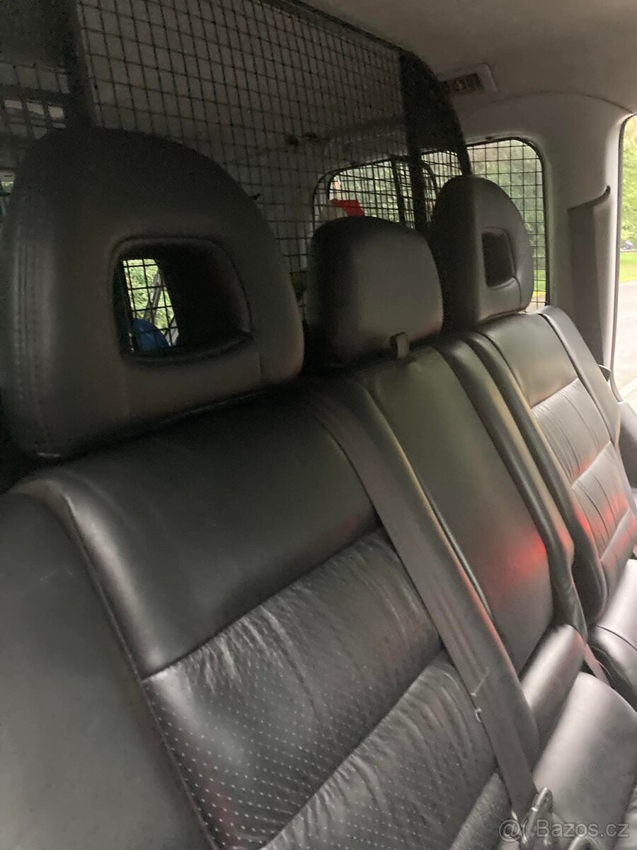 Mitsubishi Pajero wagon - 9