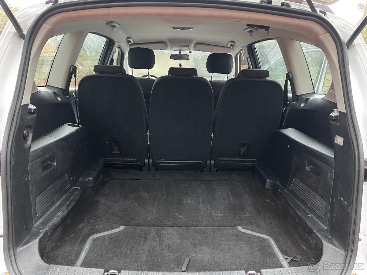 Ford S-MAX, Ford S - MAX 2.0 TDCI TAŽNÉ - 9