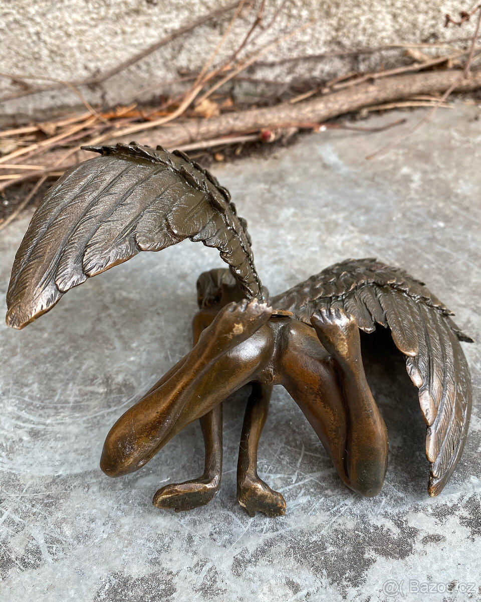 Erotická bronzová socha soška Nahá žena anděl s křídly luxus - 9