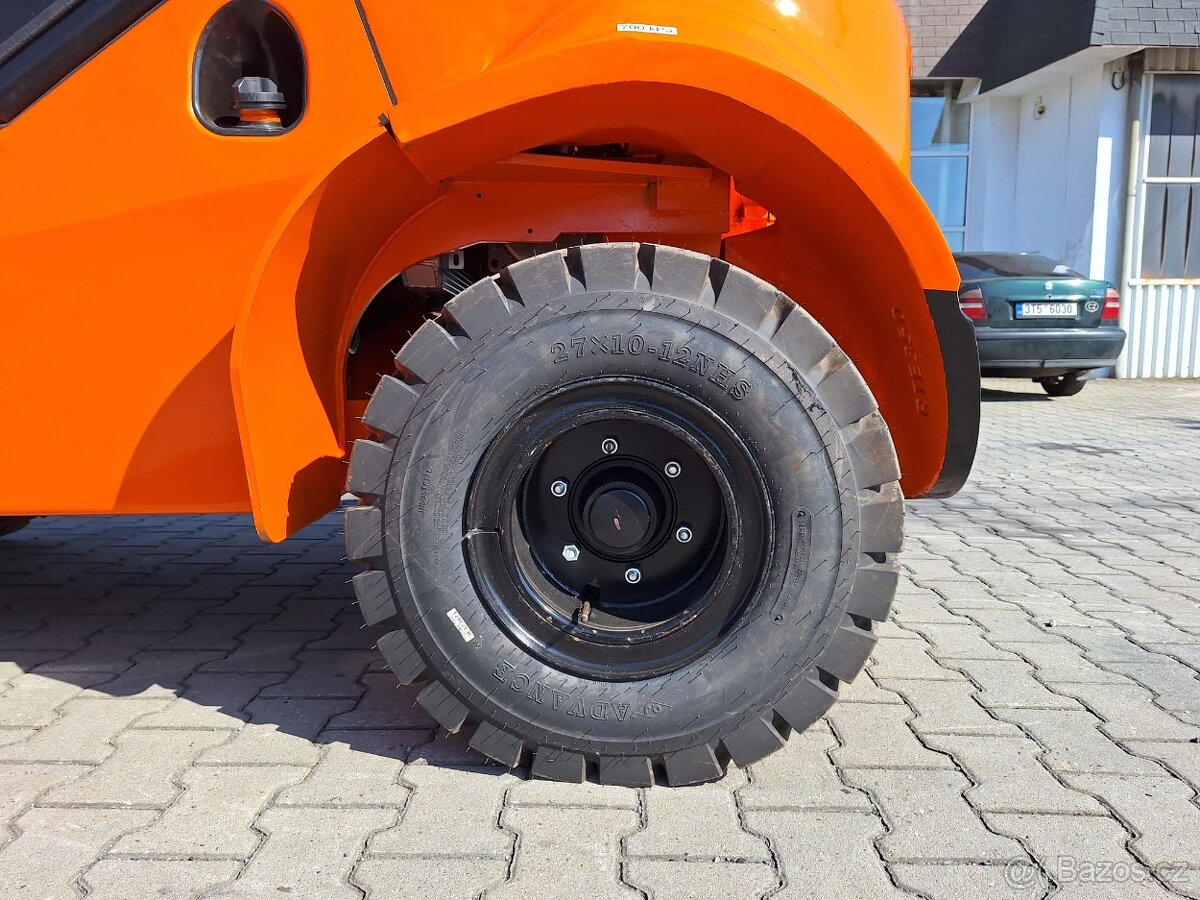 Terénní vysokozdvižný vozík HC CPCD 35 T – zánovní - 9