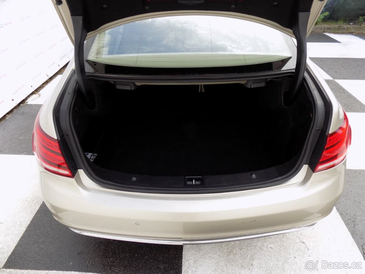 Mercedes-Benz Třídy E 220d Coupé/Full-Led/NAVI/ - 9