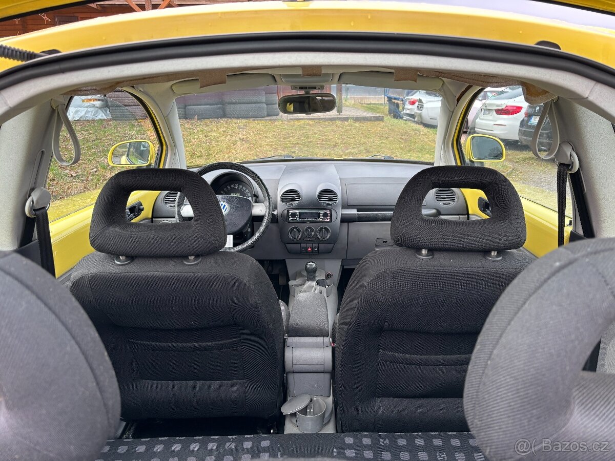 VOLKSWAGEN New Beetle 2.0i 1999 - 9