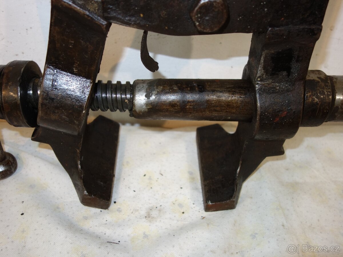 Veliký kovářský svěrák, svěrka - 9