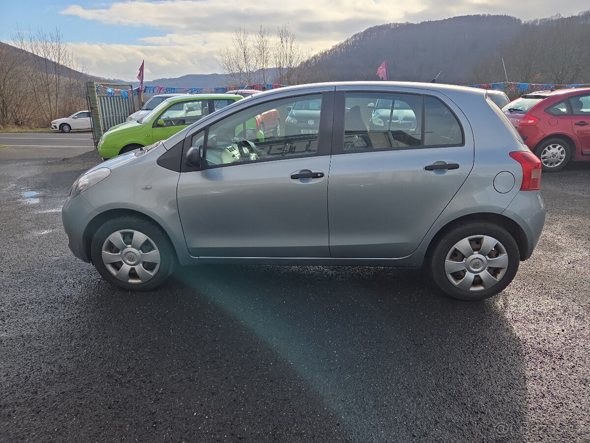 Toyota Yaris 1.3i (64 kW) - 9