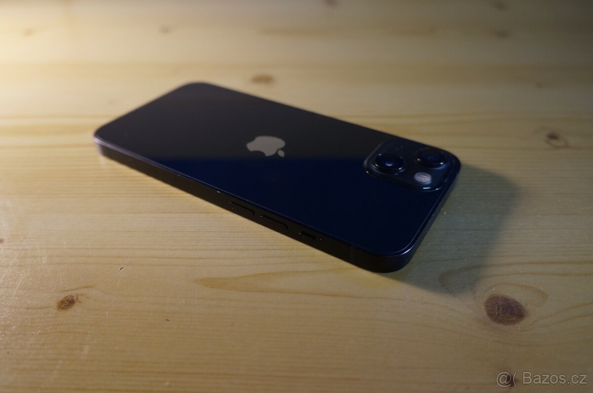 iPhone 13 – zamknutý iCloud, prakslý display - 9