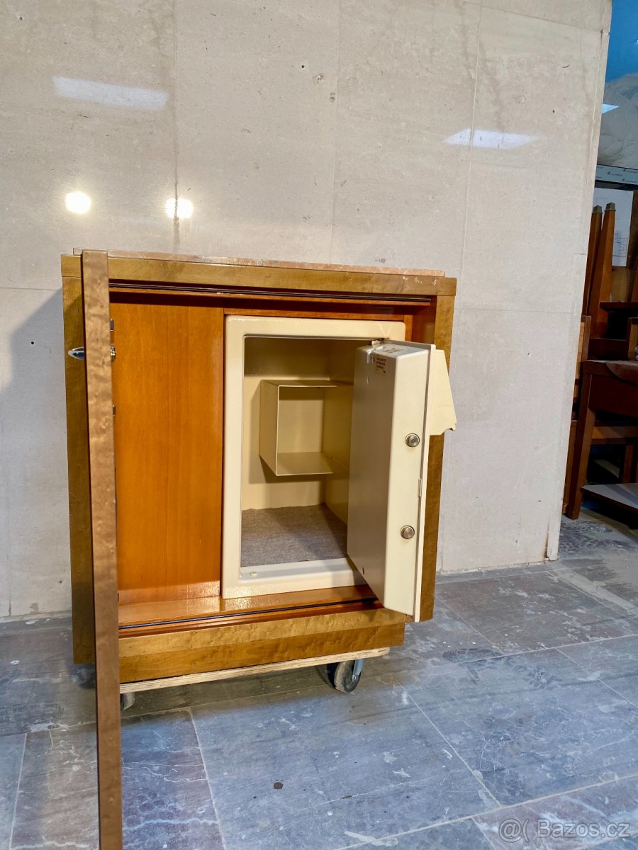 Skříňka s trezorem 68/58cm výška 76cm - 9