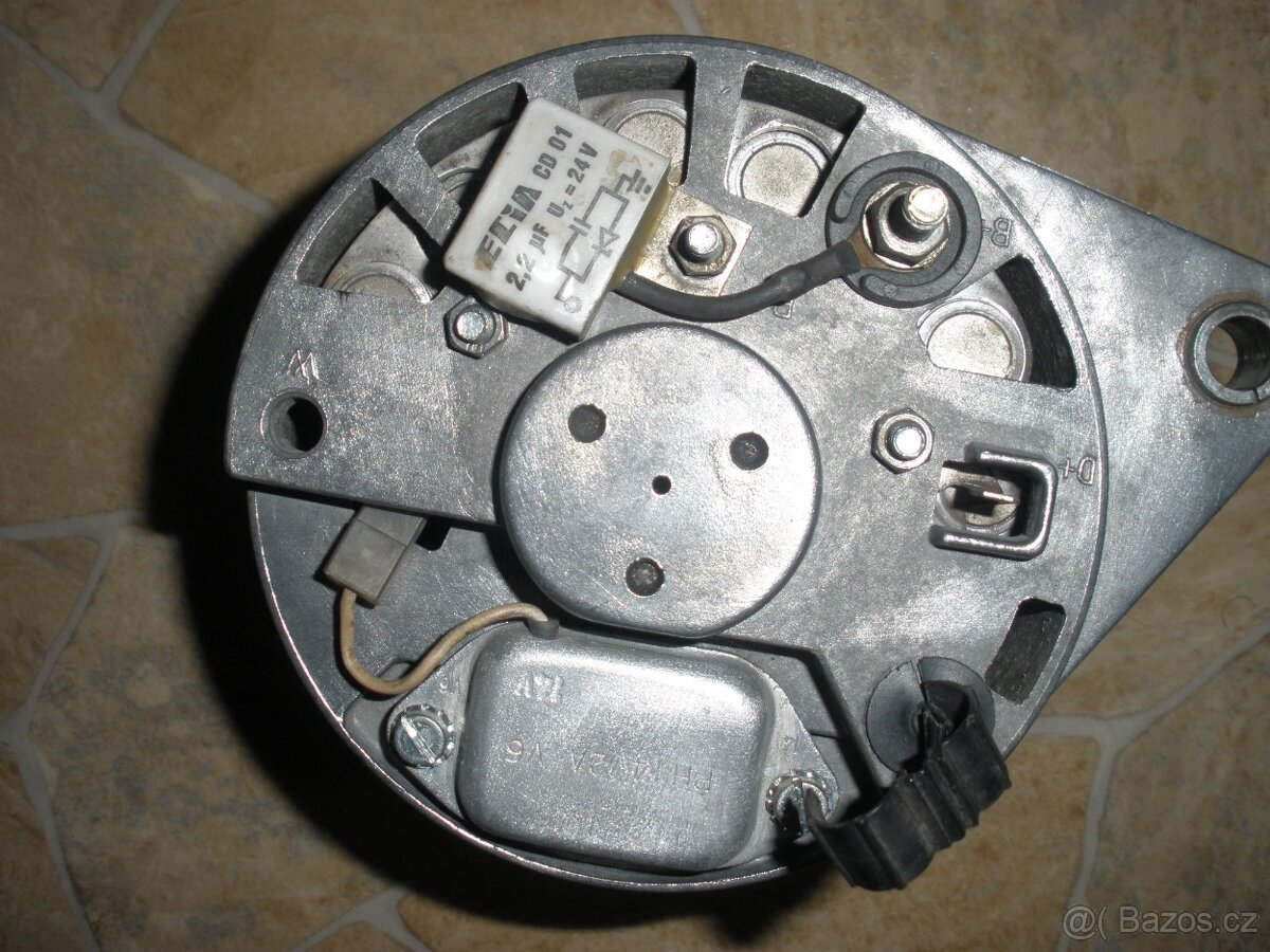 Alternátor ŠKODA Felicia 1.3 14V/70A - 9