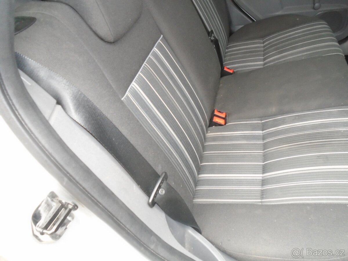 ford focus 1,6tdci 08 díly ST nárazník přední - 9