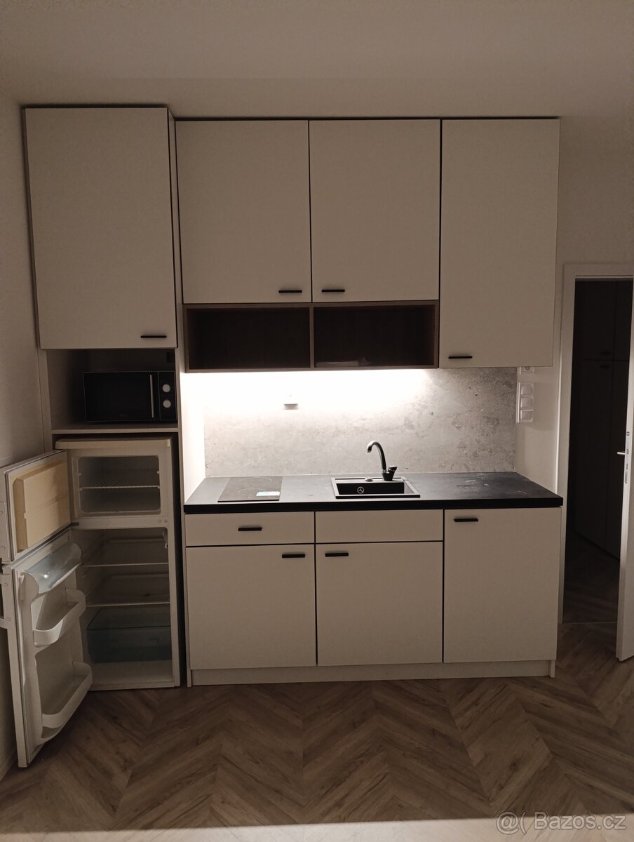 Montér nábytku - 9