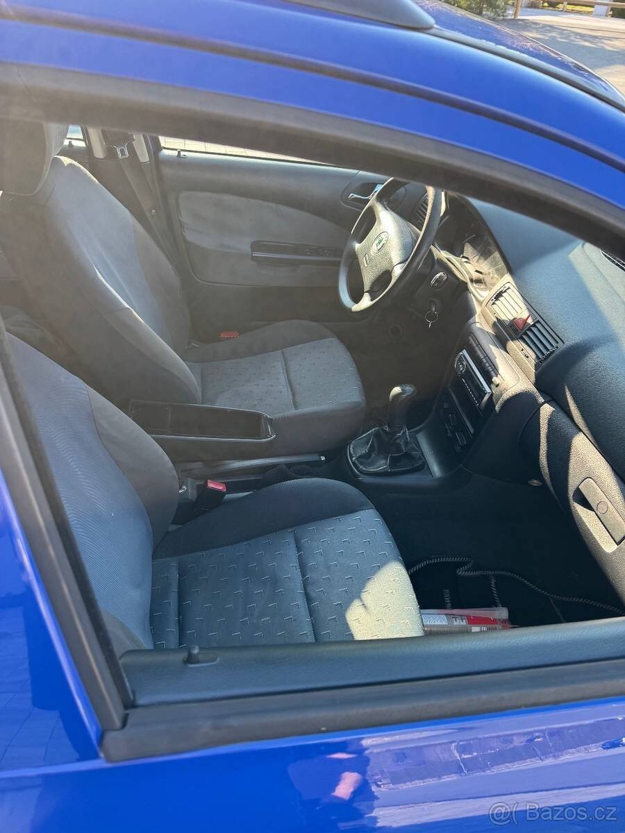 Octavia 1,6 combi - 9