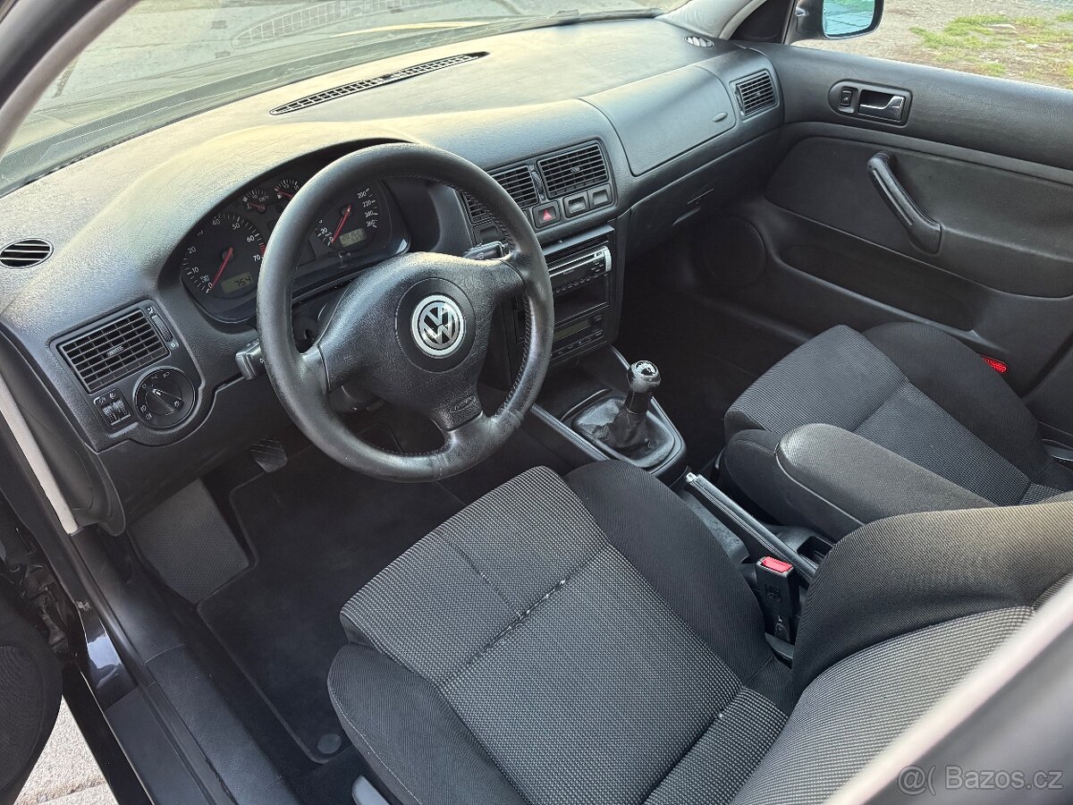 Volkswagen Golf 1.8 20V 92Kw, Nová STK - 9