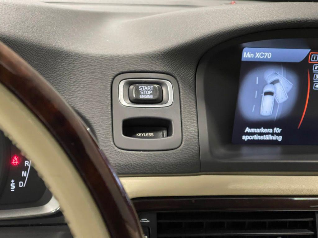 Volvo XC70 D5 AWD SUMMUM - 9