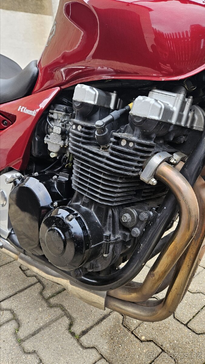 Kawasaki ZR7, r2000 - 9