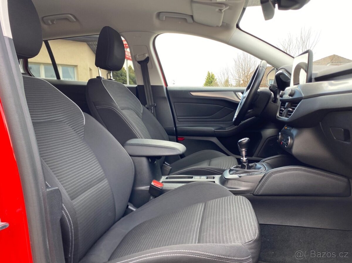 Ford Focus Turnier 1.5 EB Titanium 1. majitel 11/2019 - 9