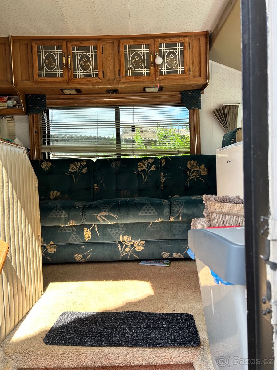 Obytné auto Coachmen 5.9TD - 9