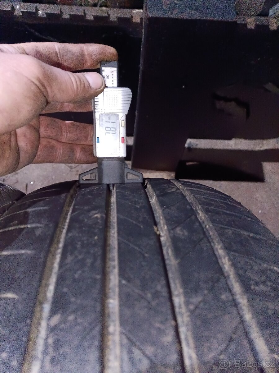 Letní sadu Bridgestone 235/55 R19 101V - 9