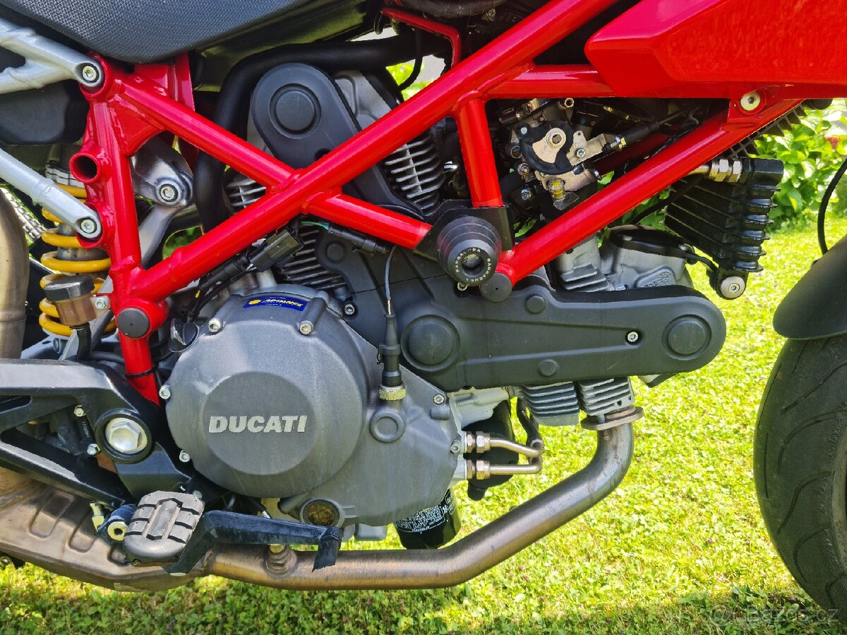 Ducati Hypermotard 796 - 9