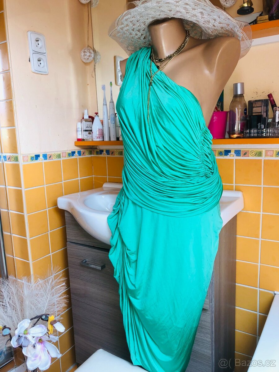 satyH&M # spolecenske# hostnasvatbu# hraskovezelene# asymetr - 9