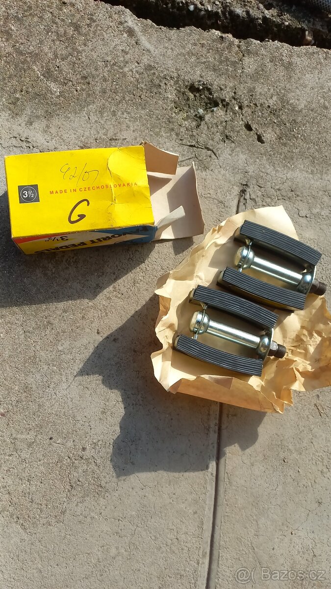 Junior kolo + dámské retro kolo + příslušenství Favorit - 9