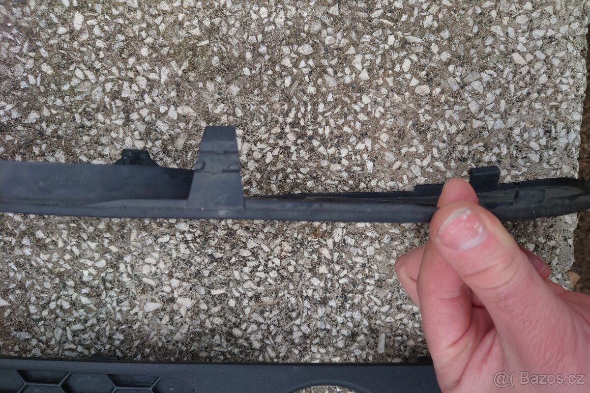 Volvo S80 - kryty předních mlhovek - 9