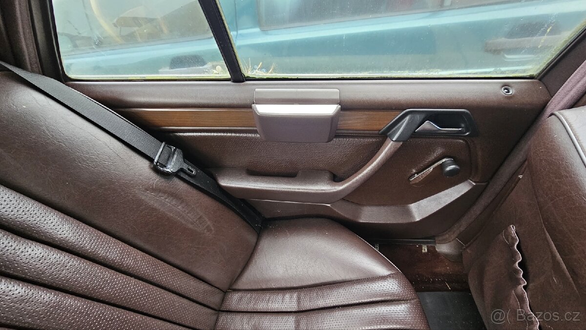 W124 200D manual - 9