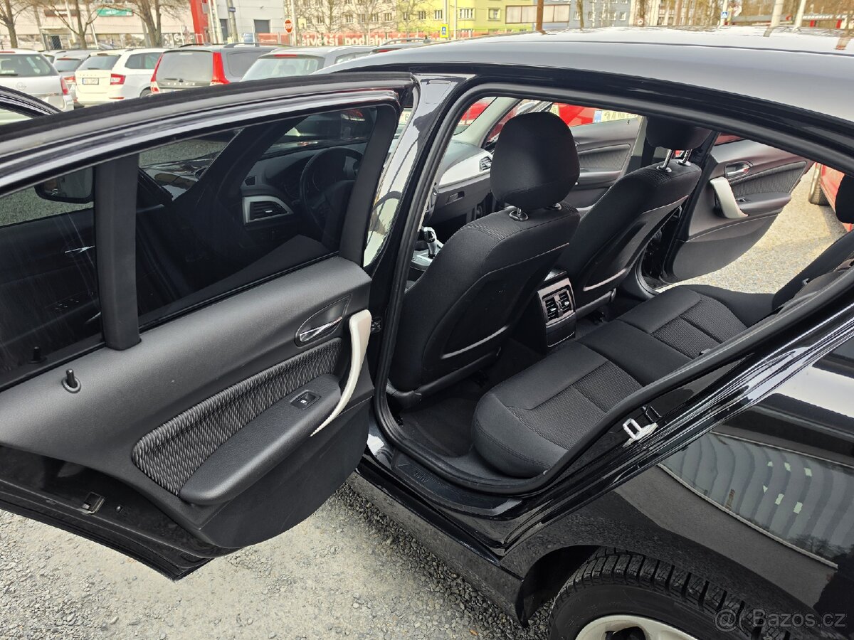 BMW Řada 1
120D Automat - 9