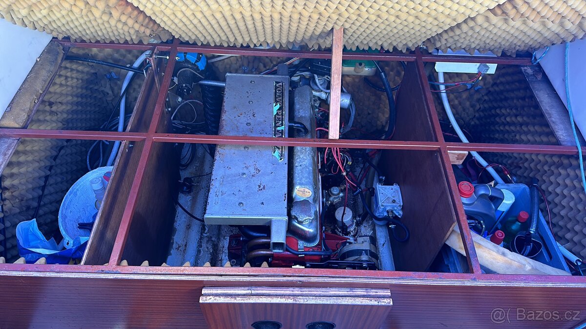 PRODÁM KAJUTOVOU LOĎ SWAYZER SAPHIR 650 CUP - 9