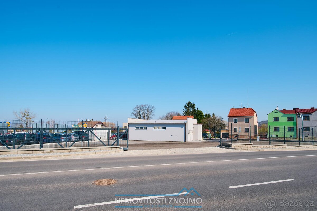 Prodej komerčního areálu 1801 m včetně showroomu Srubec - Č - 9