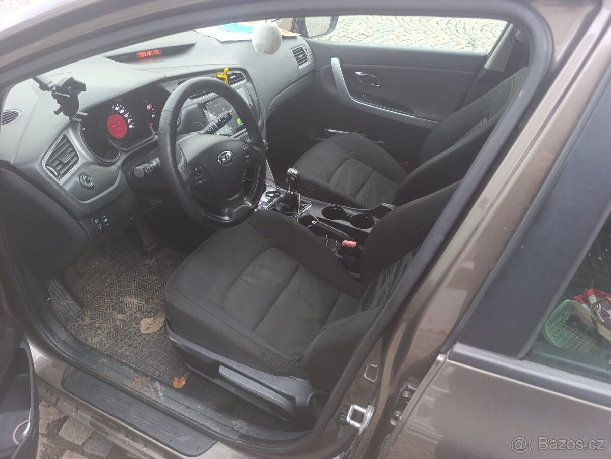 Kia Ceed II. rok 2014 - 9
