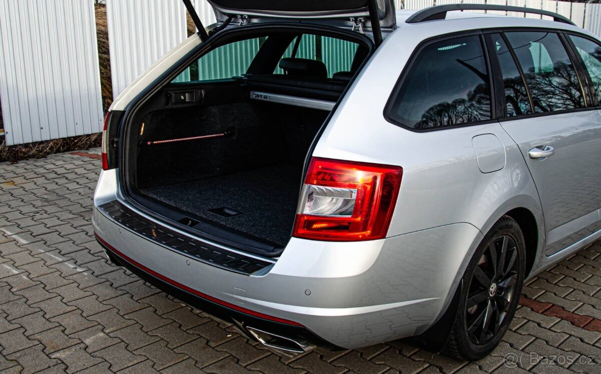 Škoda Octavia Combi 2.0 TDI RS - 9