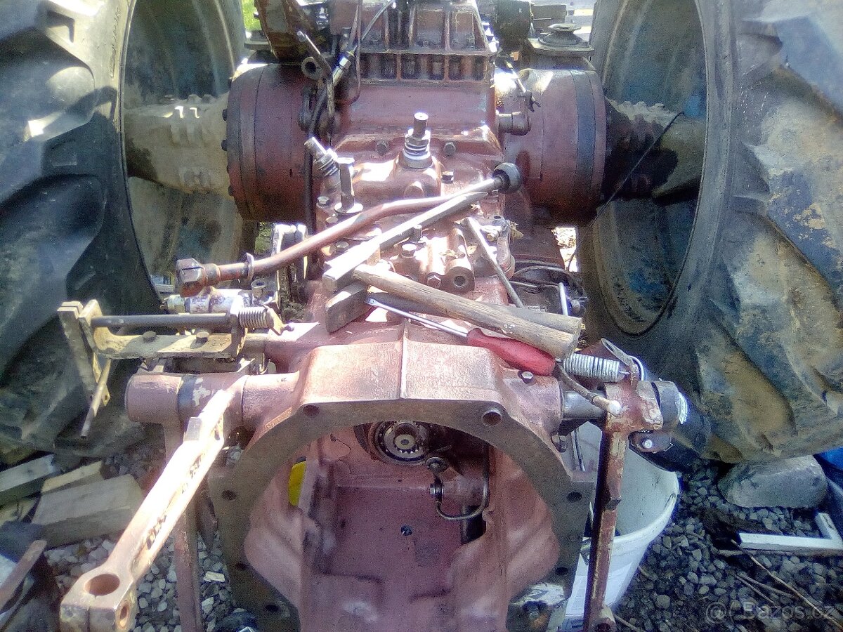 Traktor zetor - 9