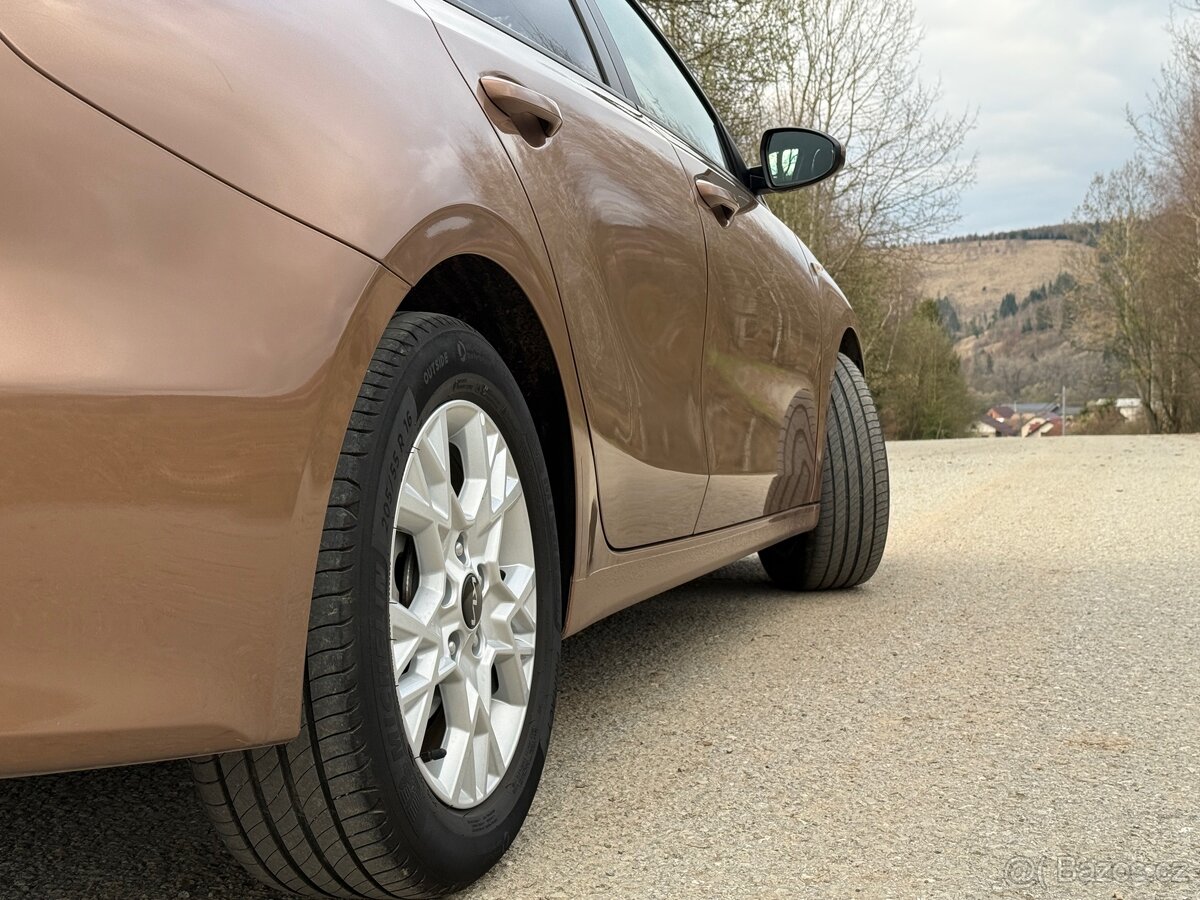 KIA Ceed sw 25tis km 3roky záruka. - 9