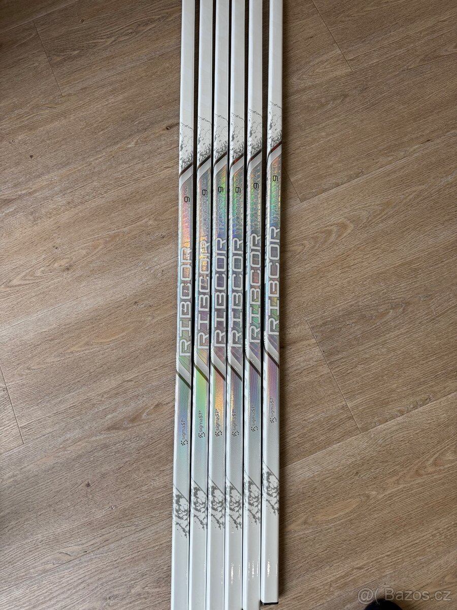Hokejka CCM RIBCOR TRIGGER 9 Pro WHITE, pravá - 9