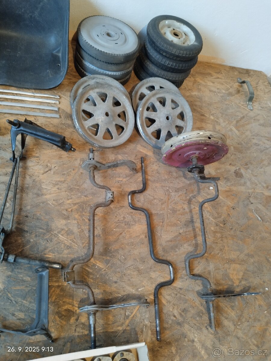 Šlapací autíčko dily - 9